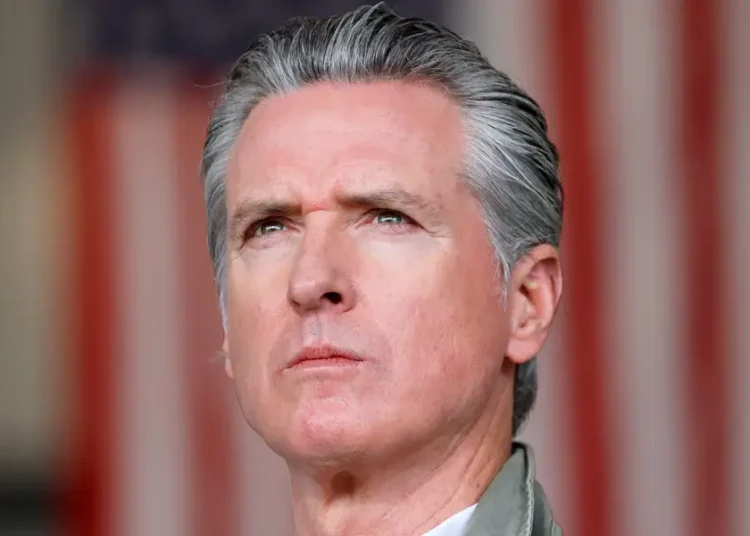 Democrats demand that Trump issue $1,700 tariff refunds to Americans after the Supreme Court ruling