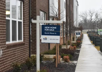 Mortgage rates are back below 6%, the lowest since 2022