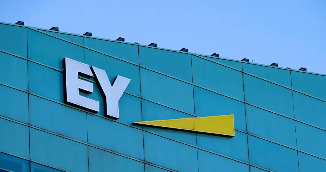 2 top EY leaders explain why a lack of experience is a junior consultant’s big advantage in the age of AI