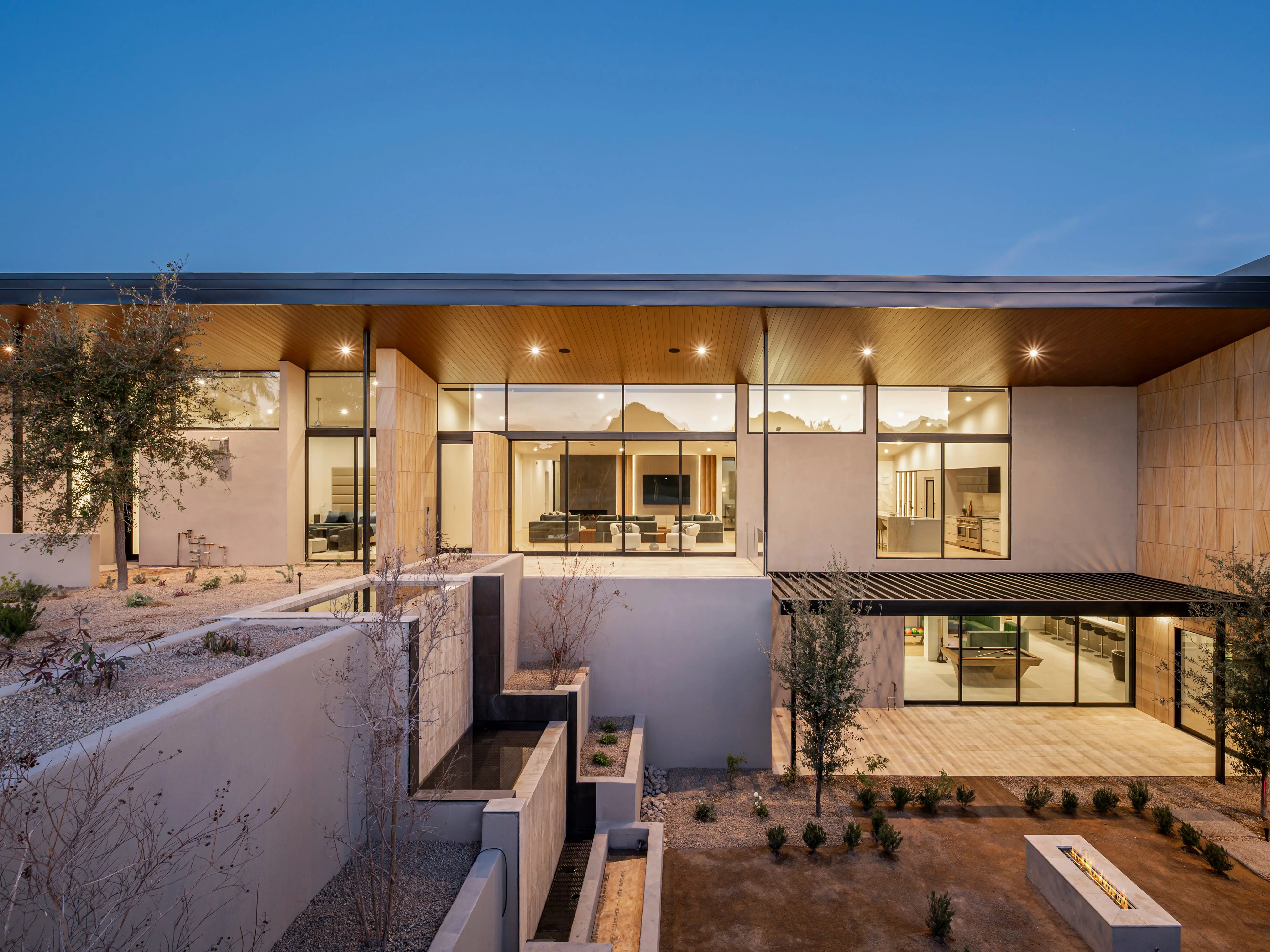 Exterior of 7545 N Mockingbird Lane.