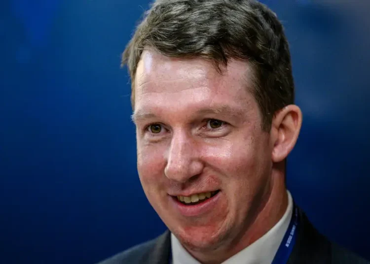 Anthropic cofounder says AI is making junior roles at the company less valuable, but boosting demand for senior talent