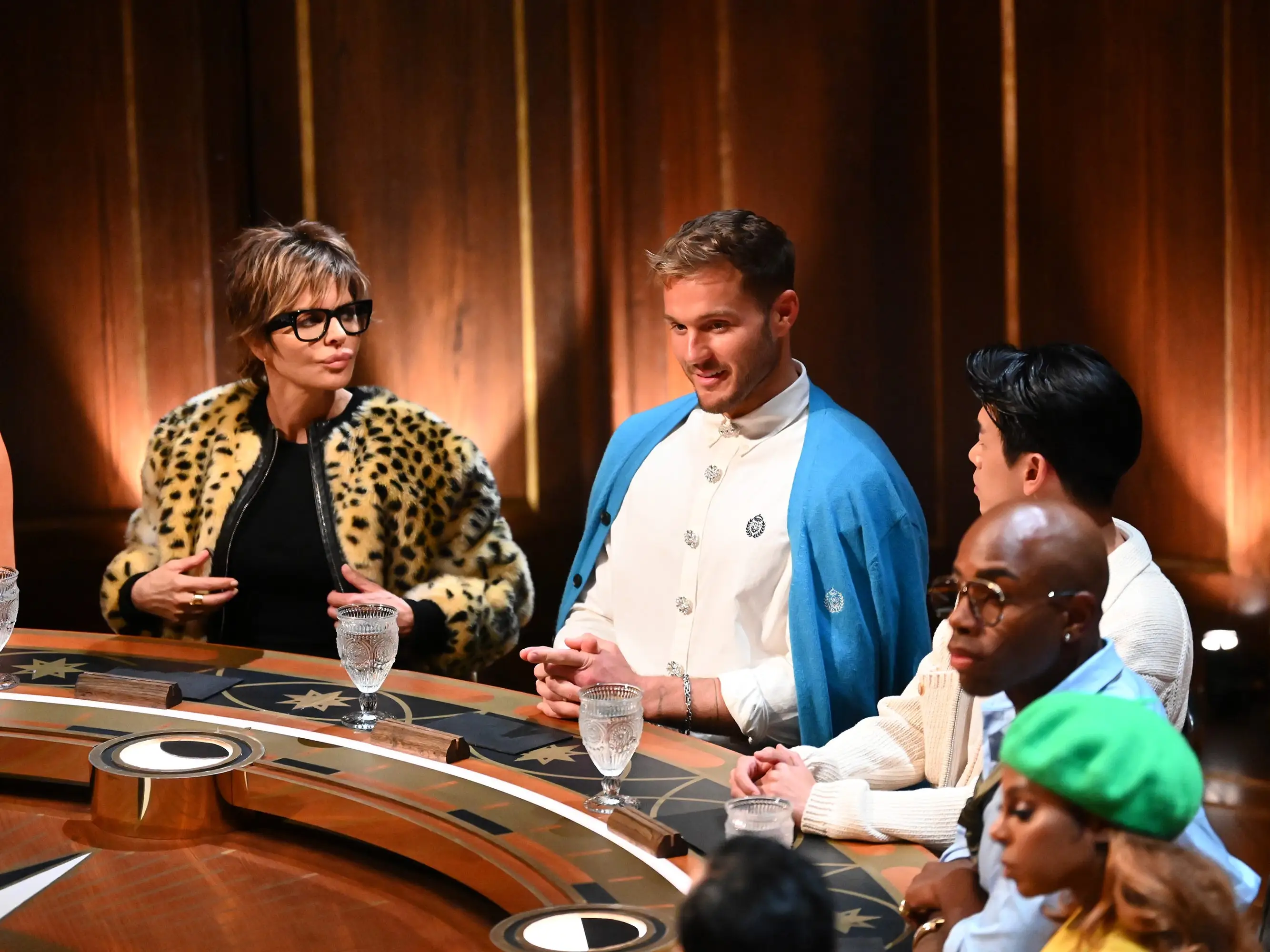 Lisa Rinna and Colton Underwood, center, on 