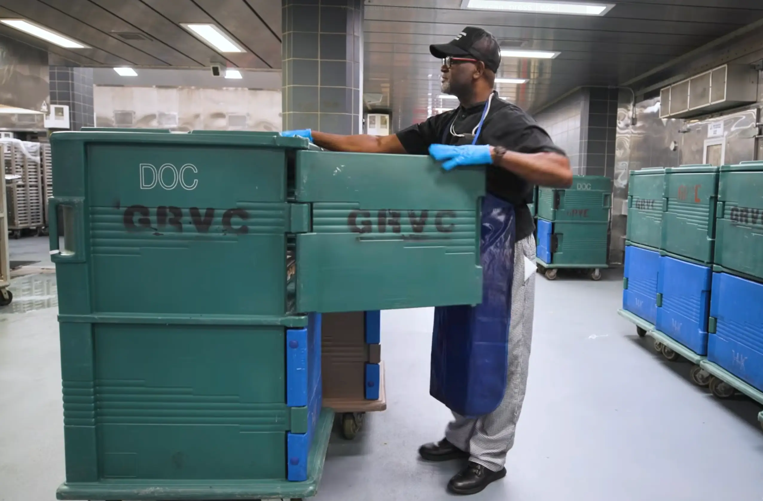 Packing food carts Rikers
