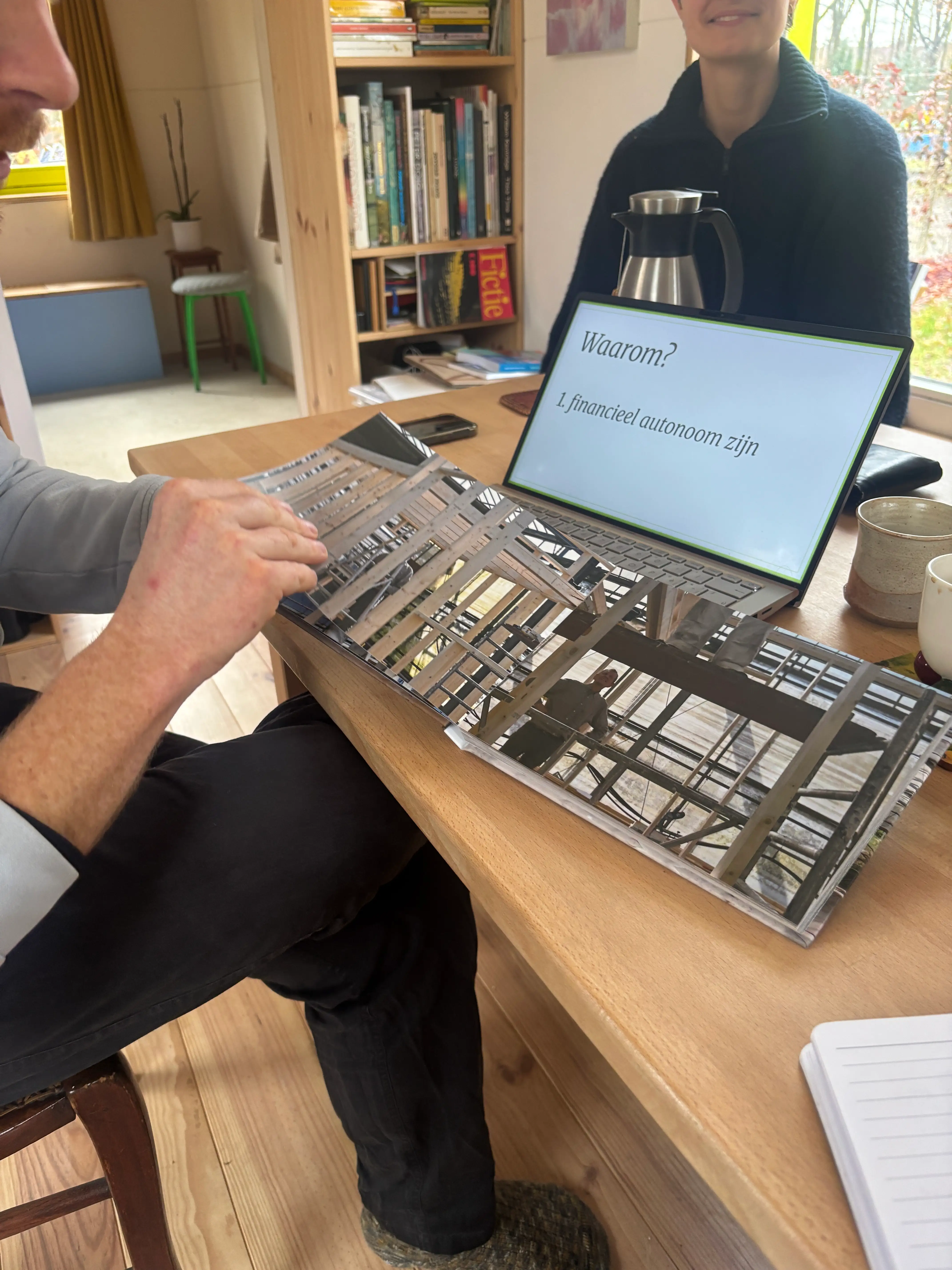 Simone Solazzo shows photos of construction and presentation