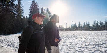 Should your therapy session be outdoors? More therapists are trying it.