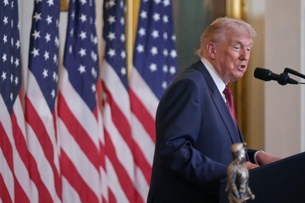 Trump allows Democratic governors at White House meeting after initial snub