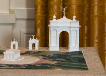 Veterans sue over Trump’s planned 250-foot arch, citing cemetery views