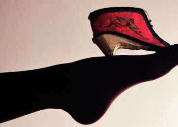 8 Historical Beauty Trends That Were Straight-Up Dangerous