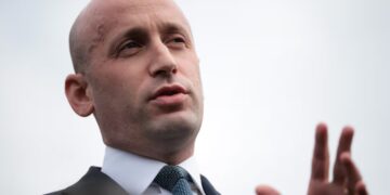 MAGA Senators Rush to Praise Stephen Miller After Republican Calls to Reign Him In