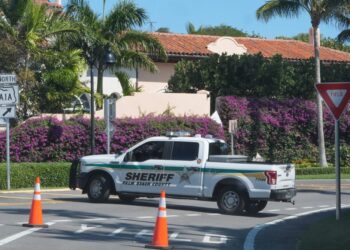 Armed man shot and killed inside Mar-a-Lago perimeter, Secret Service says