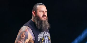 Wrestler Disappears From Show After ‘F*** ICE’ Chants Slam Trump