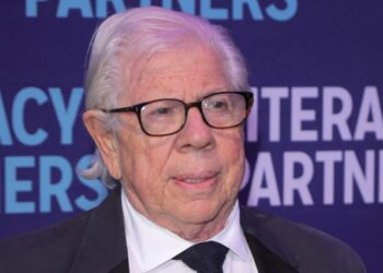 Carl Bernstein Says Jeff Bezos Is ‘At Odds With’ Washington Post’s Democratic Mission Amid Layoffs