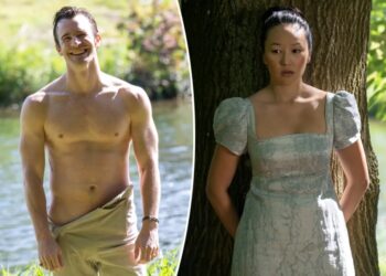 ‘Bridgerton’ star Yerin Ha breaks down that steamy bathtub scene with Luke Thompson: ‘Water did spill quite a lot’