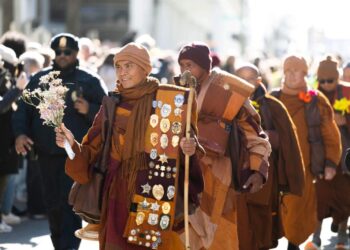 Monks walking for peace draw massive crowd in Richmond. Next stop: D.C.