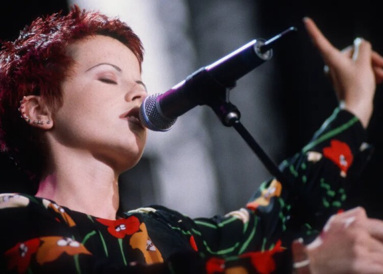 Watch: Dolores O’Riordan Turns This Fleetwood Mac Song Into a ‘Linger’-esque Cranberries Track
