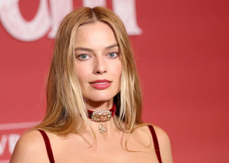 Margot Robbie Reveals Male Actor Gave Her a Book Telling Her to ‘Eat Less’