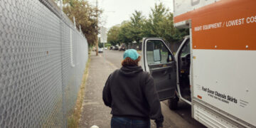 What states losing residents have in common