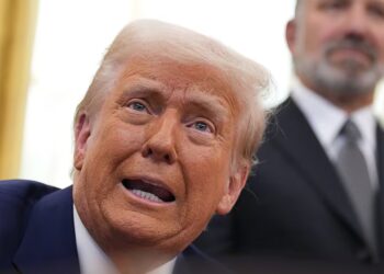 Trump Scrambles to Distance Himself from Epstein-Friendly Aide