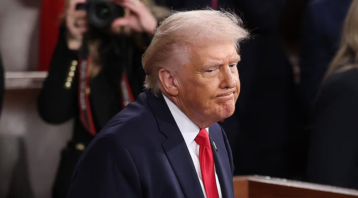 Dems Vote With Their Eyelids on Trump’s Record-Breaking Speech