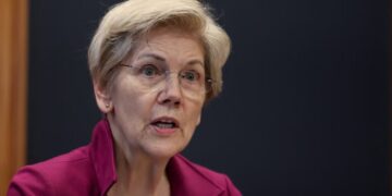 Elizabeth Warren Questions What Trump White House Told Netflix Before Paramount’s WBD Merger Victory