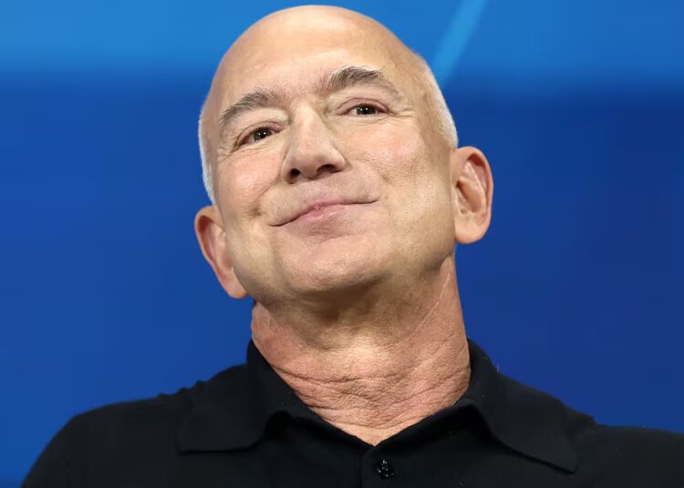 Bezos Cans Amazon Reporter in Layoff Bloodbath
