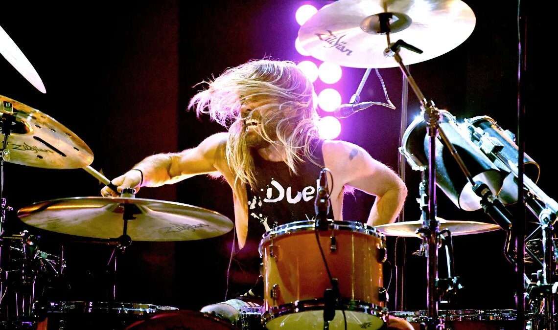 ‘Guess I’m Gonna Have to Take My Pants Off’: Foo Fighters Reminisce About Taylor Hawkins’ Stage Antics