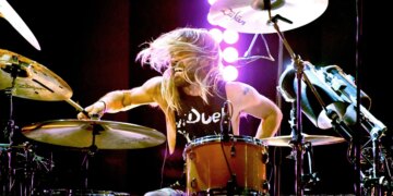 ‘Guess I’m Gonna Have to Take My Pants Off’: Foo Fighters Reminisce About Taylor Hawkins’ Stage Antics