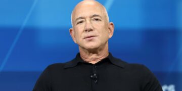 Star Journalist Shames Bezos for Gutting a Third of Washington Post
