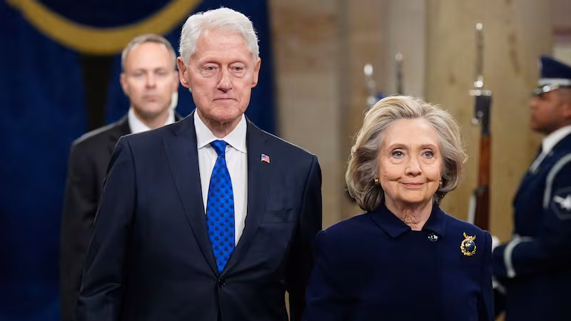 WASHINGTON, DC - JANUARY 20: Former President Bill Clinton and former US Secretary of State Hillary Clinton arrive prior to the inauguration of President-elect Donald Trump at the United States Capitol on January 20, 2025 in Washington, DC. Donald Trump takes office for his second term as the 47th President of the United States. (Photo by Melina Mara - Pool/Getty Images)