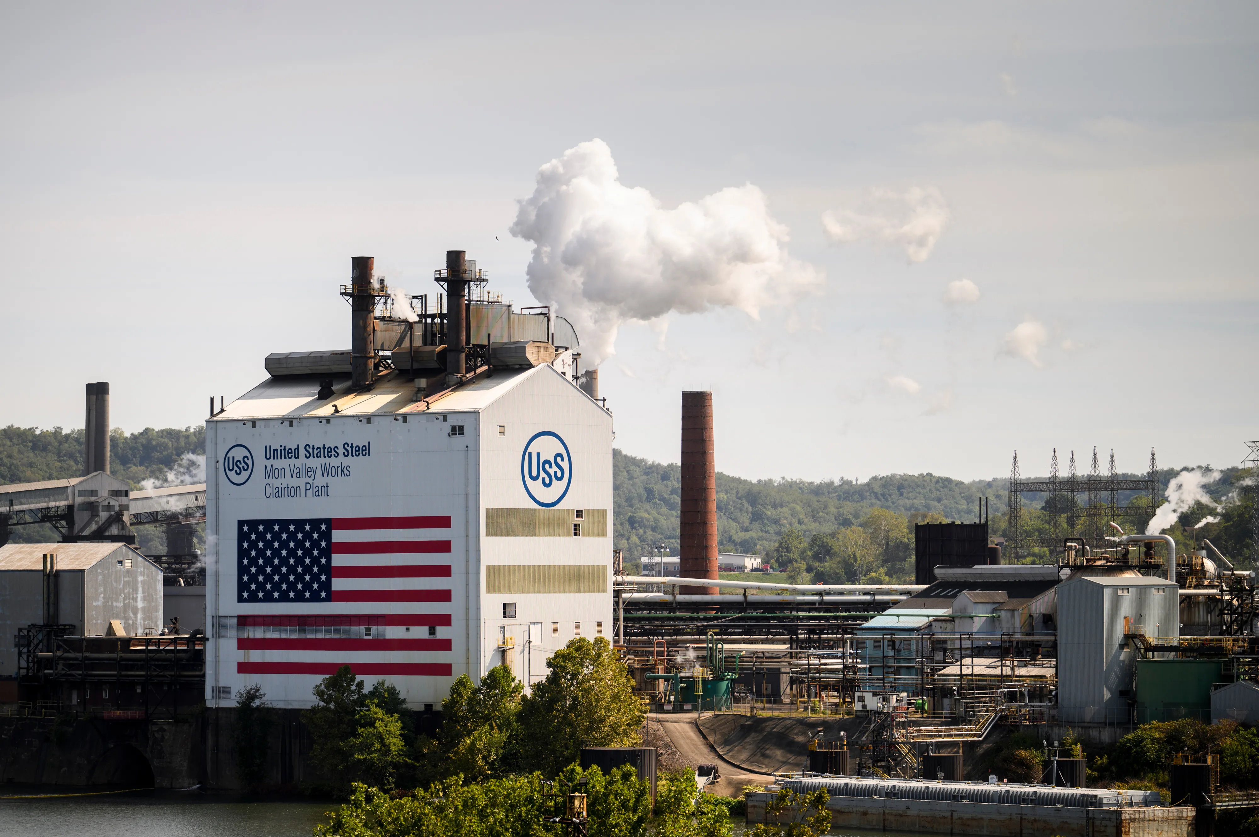 Image of a US Steel plant in PA