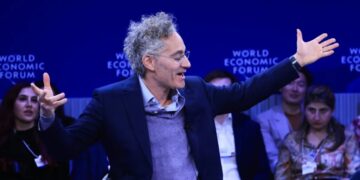 ‘We are an n of 1’: Palantir hails ‘incredible’ earnings as stock rockets nearly 8% after hours
