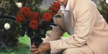 Did Hooters Restaurants Get Its Name From a Steve Martin Joke?