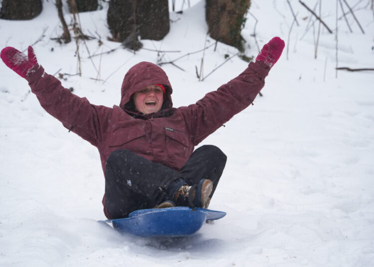 D.C.-area school, federal government closing predictions for Monday