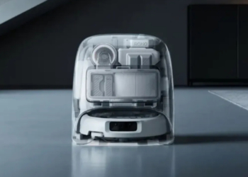 How a Guy Accidentally Became the Supreme Ruler of an Army of 7,000 Robot Vacuums