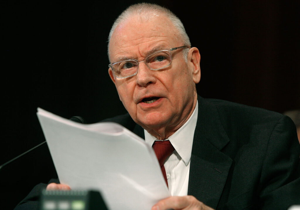 Lee Hamilton, foreign policy leader in Congress, dies at 94
