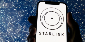 Is Starlink Really Making a Phone? Elon Musk Just Addressed the Rumors.