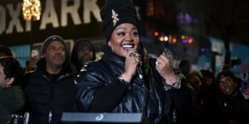 Jill Scott Admits She Had a ‘Terrible, Terrible’ Crush on This Rapper Back in the Day