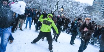 Cops Pelted With Snowballs and Injured in NYC Park During Blizzard