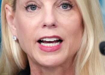 Epstein Files Reveal Bonkers Scramble Over Bondi’s ‘Missing Minute’ Blunder