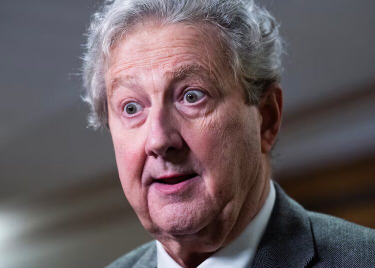 MAGA Senator Panics About Trump’s Plan for Key Issue as Midterms Loom