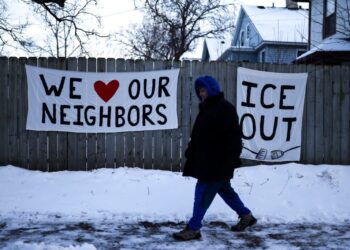 Minnesota teachers sue to keep ICE off school property