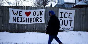 Minnesota teachers sue to keep ICE off school property