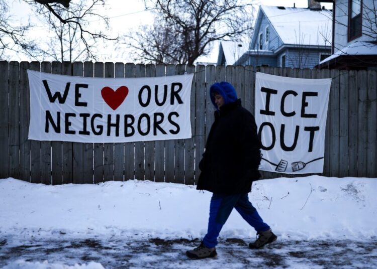 Minnesota teachers sue to keep ICE off school property