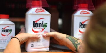 Trump order to promote weedkiller sparks fury in MAHA movement