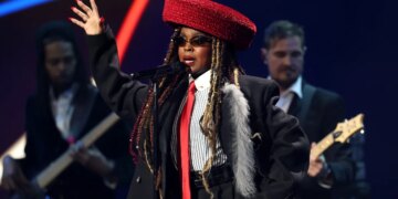 Ms. Lauryn Hill and Friends Honor Roberta Flack and D’Angelo With Rousing Performance