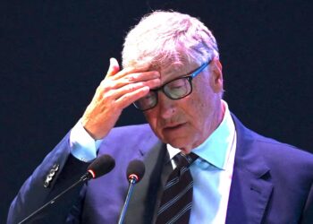 Epstein Alleged Billionaire Bill Gates Left Ex-Mistress Penniless and Sleeping on a Couch