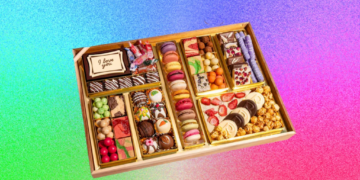 Need a Splashy Last Minute Valentine’s Day Gift? Try This Dessert Box