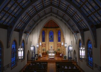 For traditional Catholics, Charlotte Communion dispute is a battle line