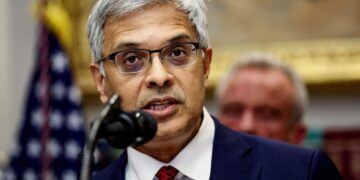 White House taps Jay Bhattacharya, CDC critic, to lead agency for now