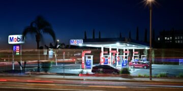 On gas prices, Californians are getting hosed